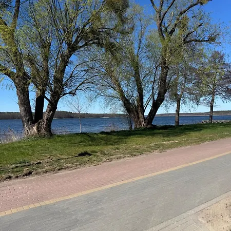 Z Widokiem Na Jezioro